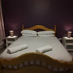 Helens Self Catering Hébergement de vacances *