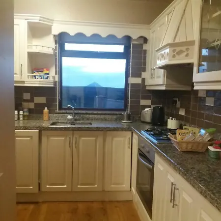 Helens Self Catering 卡斯尔巴