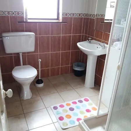 Helens Self Catering * 卡斯尔巴
